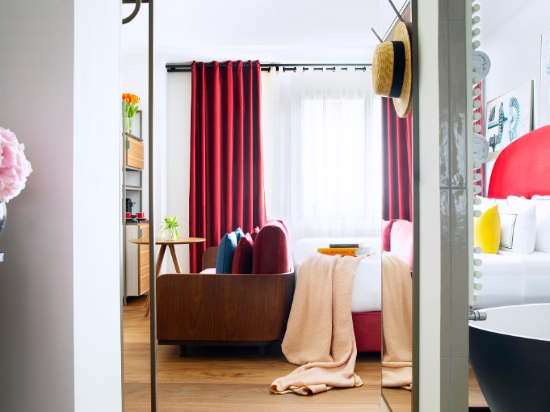 Singular Extra Room