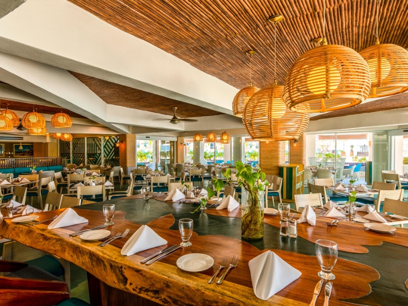 Deck 74 Restaurant