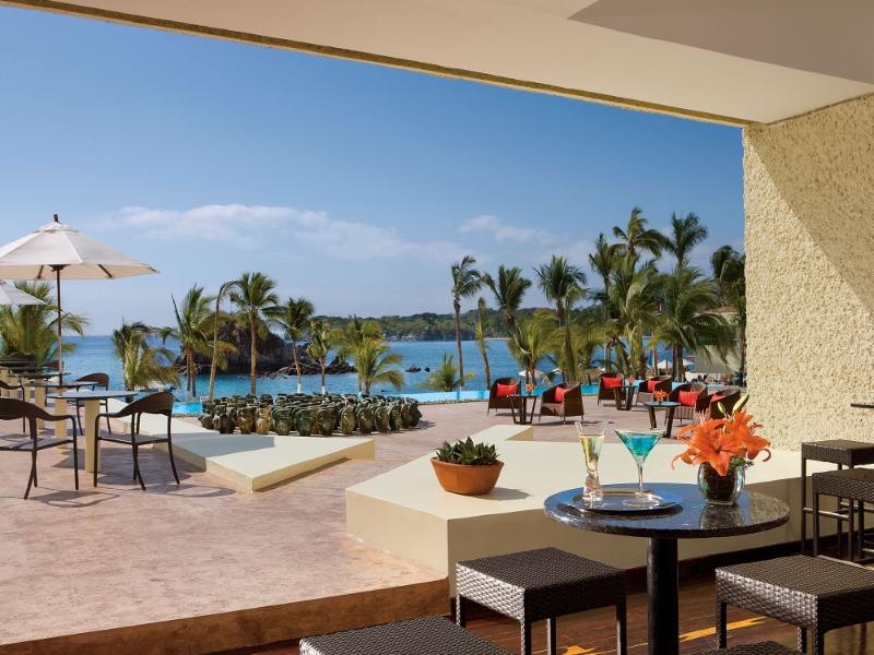 Rendezvous Bar–Terrace