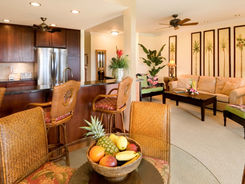 2 Bedroom Ocean Dining Area