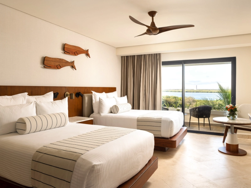 DLX Lagoon View DBL BAL FA