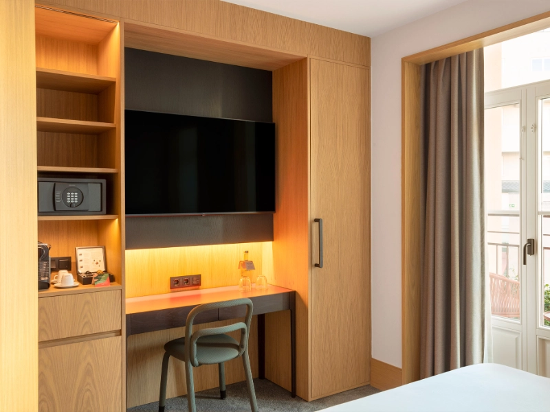 Standard Room Queen Bed