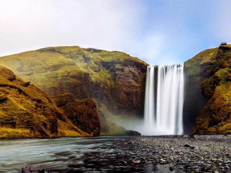 Glaciers, volcans et cascades