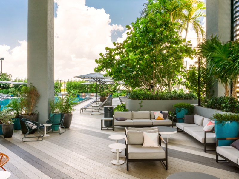 Pool side seating