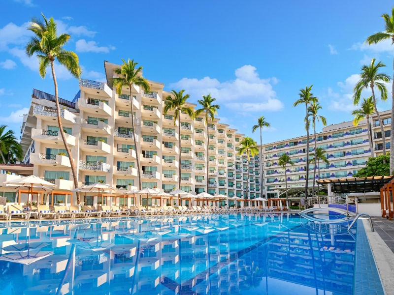 Crown Paradise Golden Puerto Vallarta Pool