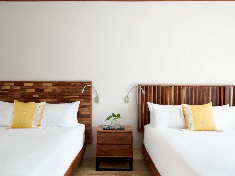 Essential Queen Room