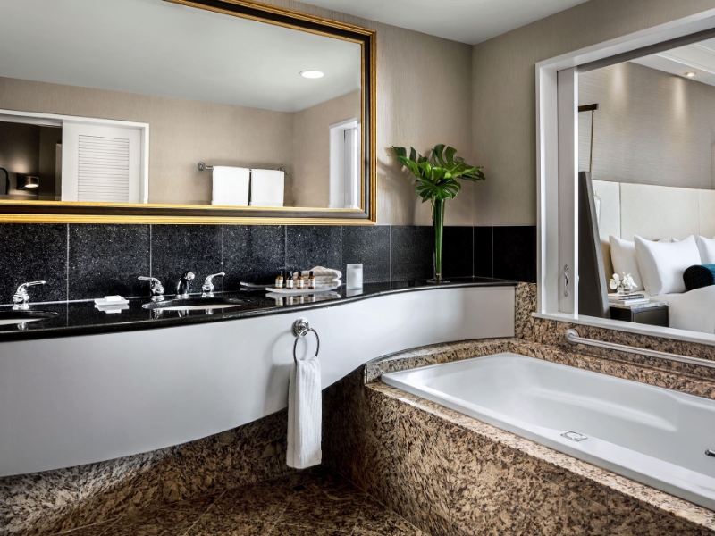 Fairmont Gold Room Bathroom