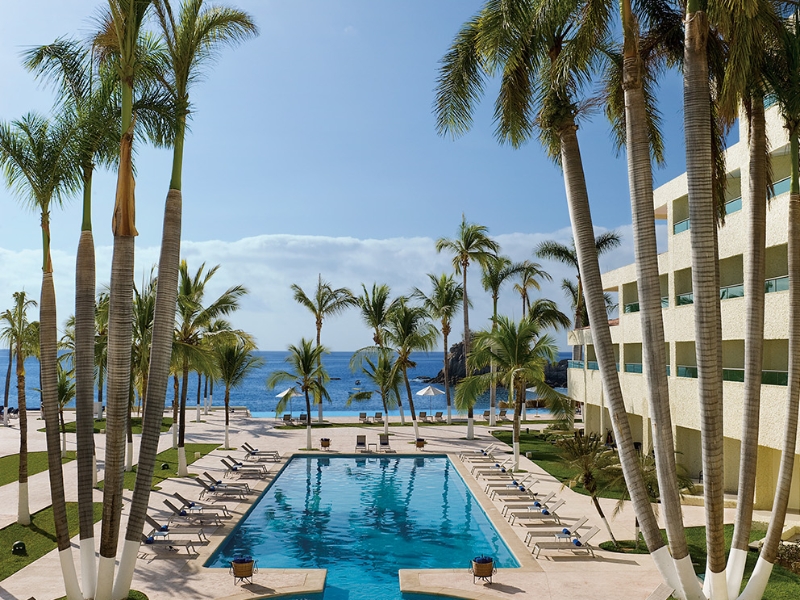 Family Pool with whirlpool