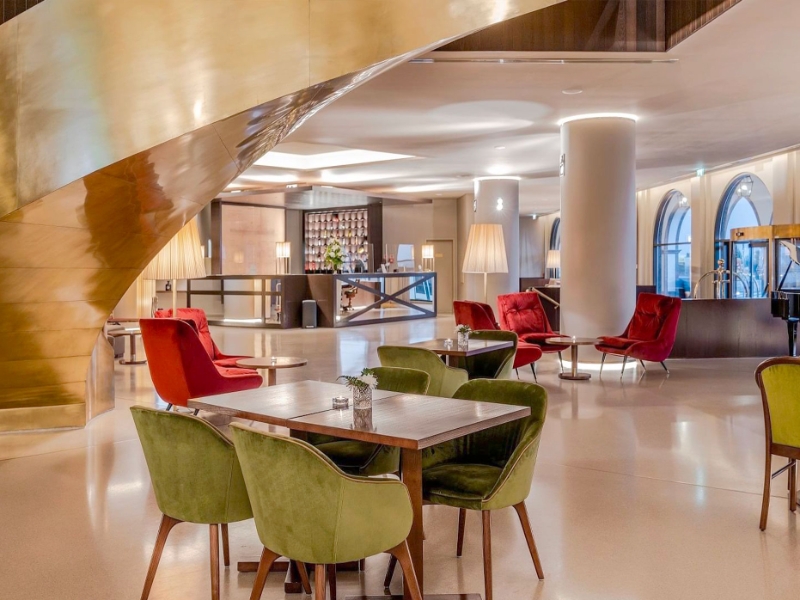 Lobby Bar