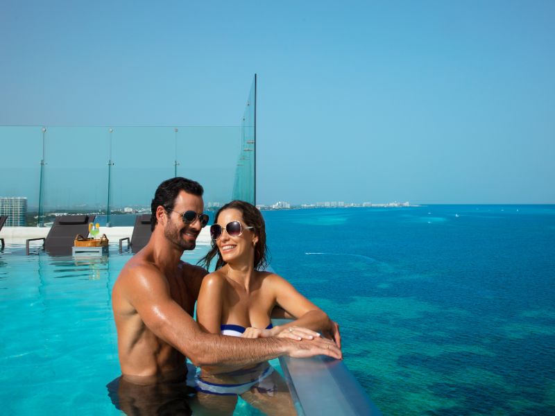 Hyatt Vivid Cancun Rooftop Pool