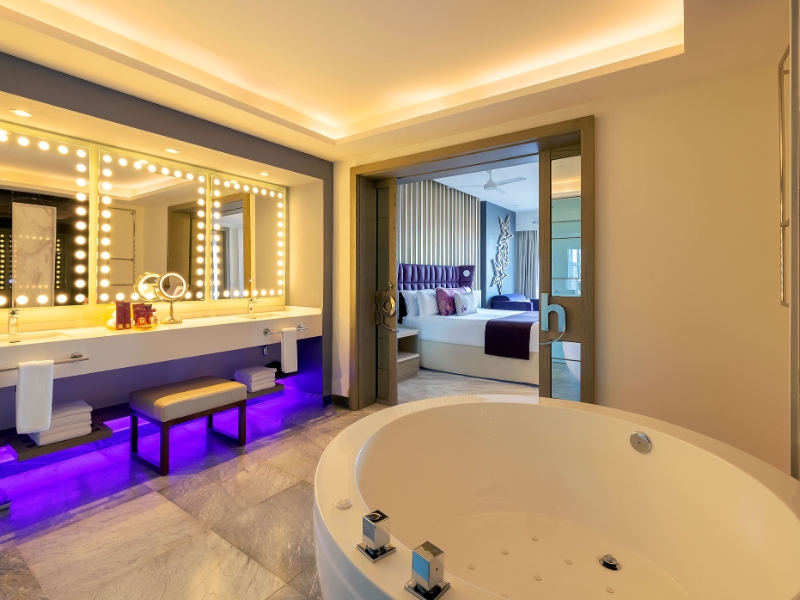 Star Class Producers 2 Bed Suite Swim Out