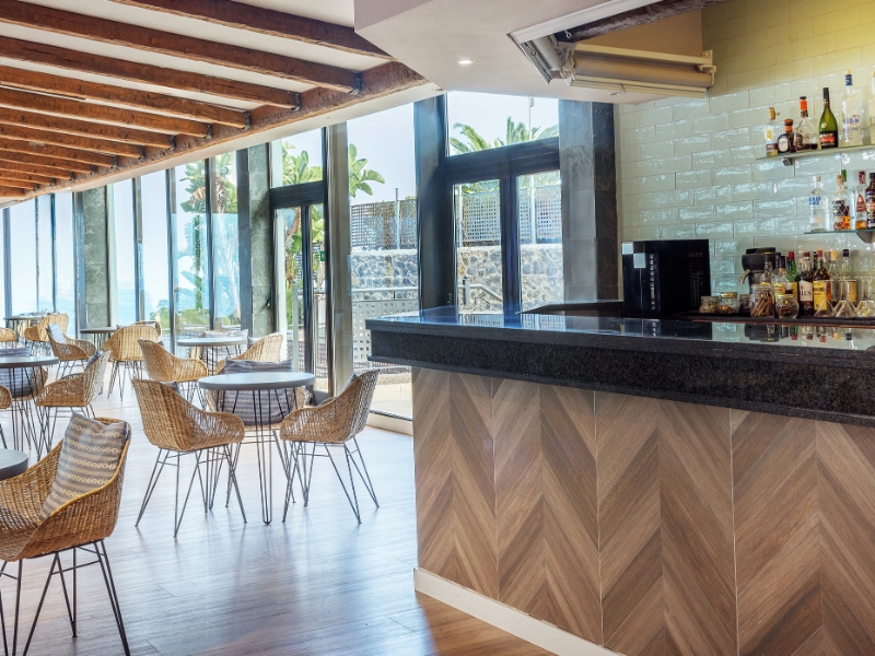 Agua Lobby Bar