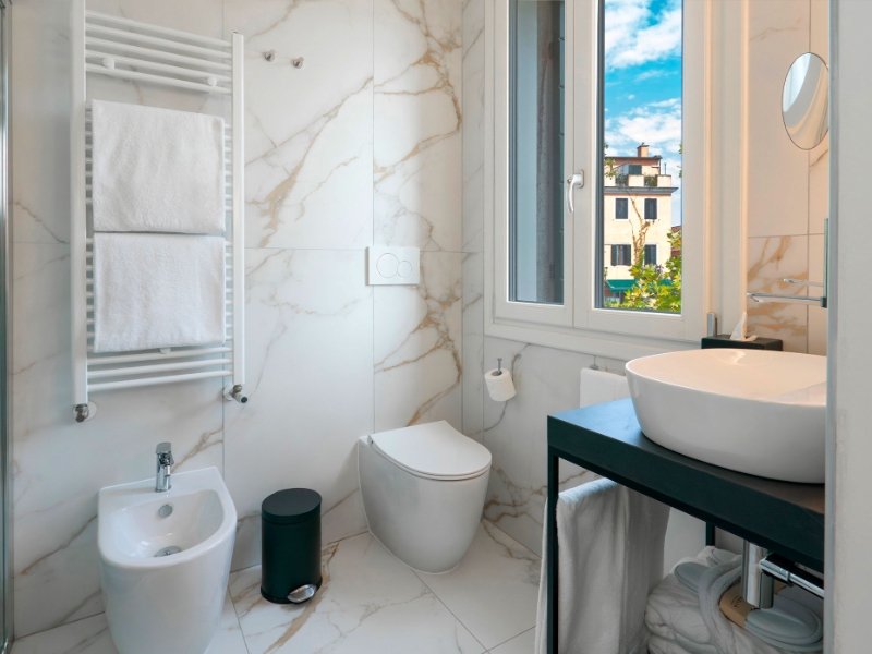 Melia Room Bathroom