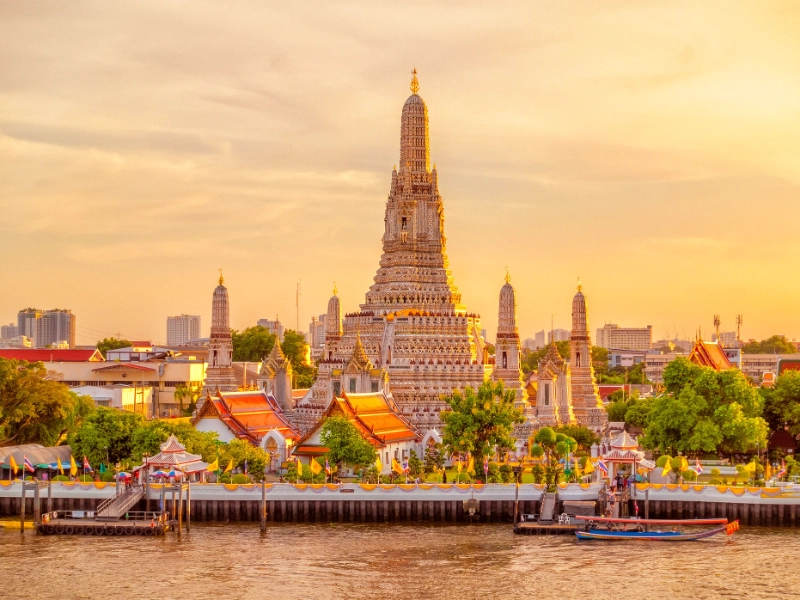 Wat Arun Temple Bangkok