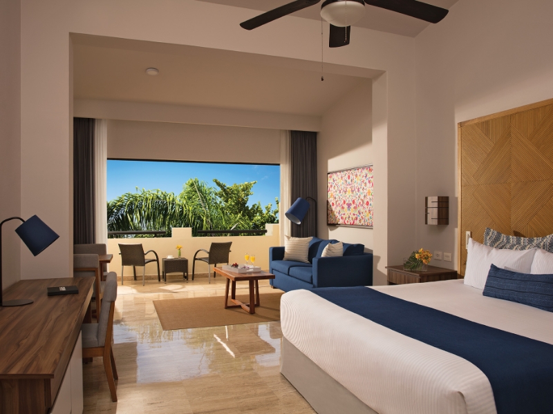 Deluxe Family Preferred Club Junior Suite