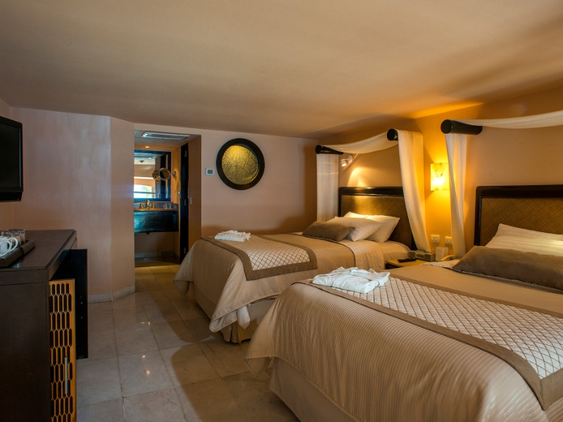 Mezzanine Suite Upper Floor