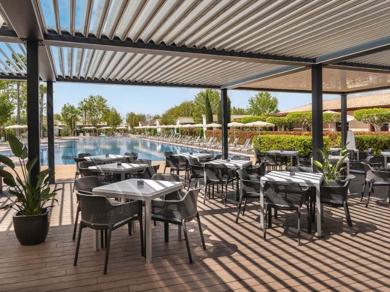 Pool Bar