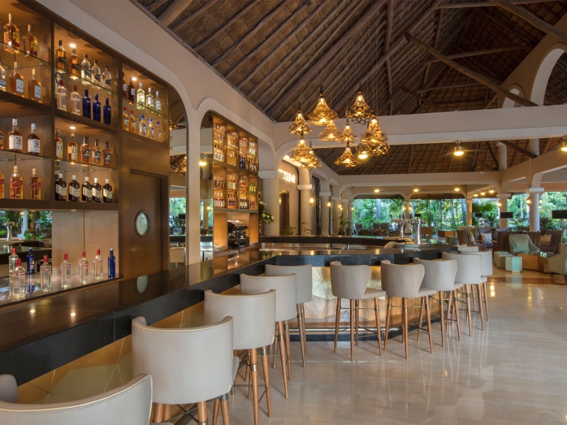 Lobby Bar Colonial
