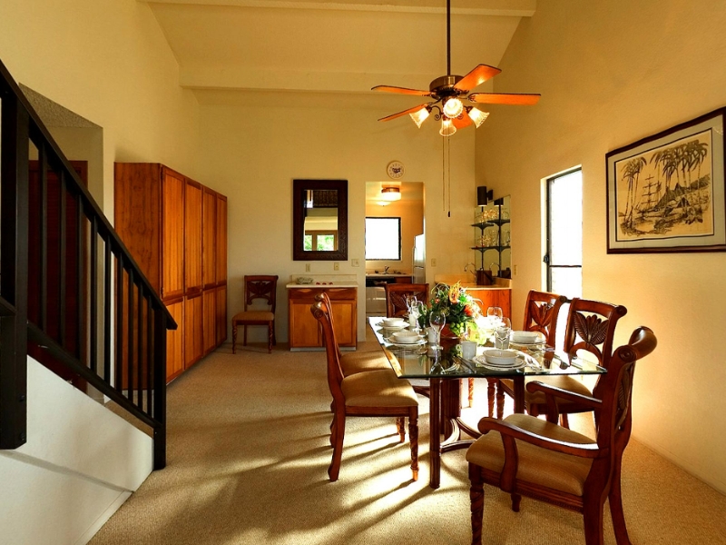 3 Bedroom Ocean View Dining Area