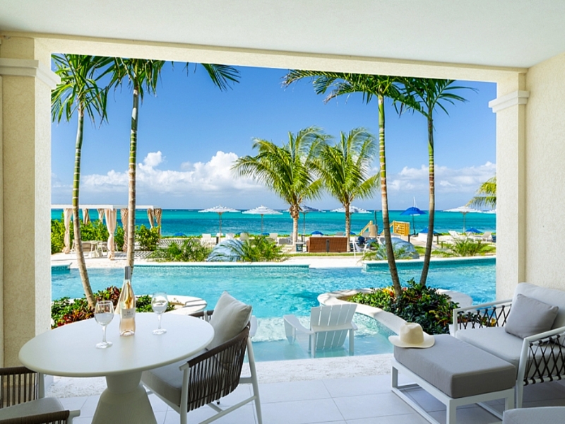 One Bedroom Beachfront Pool Junior Suite