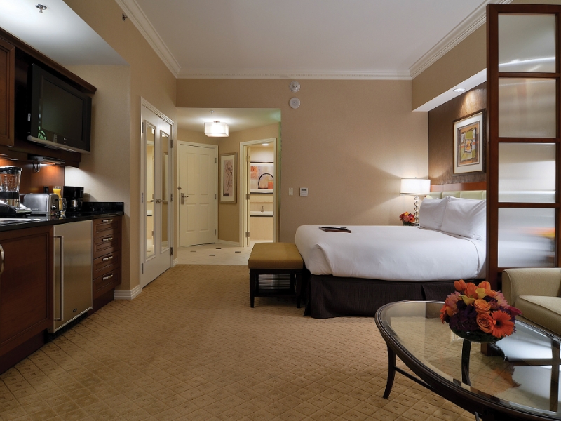 Deluxe Balcony Suite