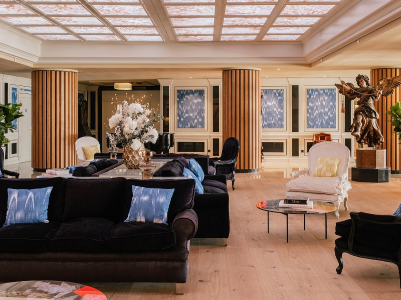 Lobby Hall