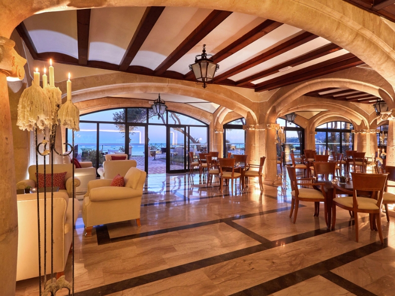 Piano Bar