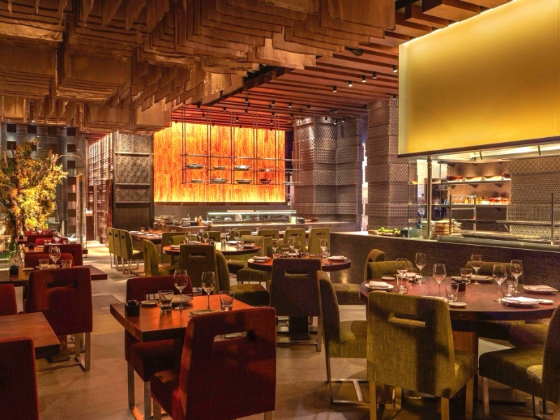 R Restaurant