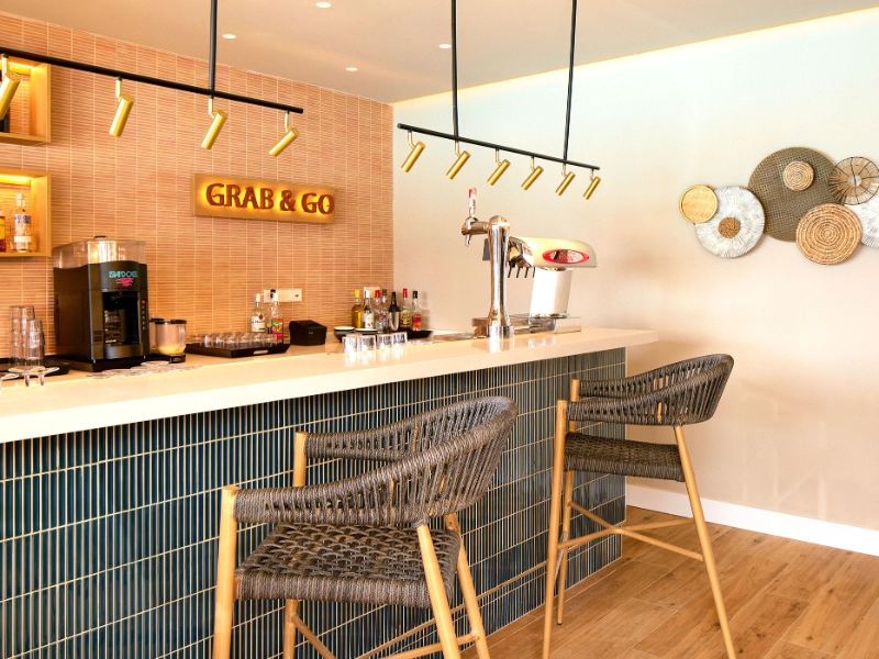 Grab & Go Bar