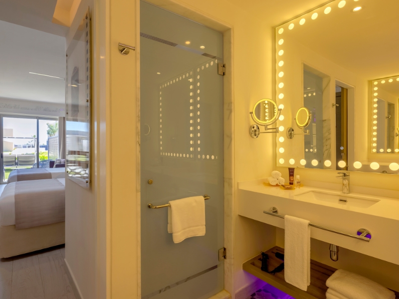 Junior Suite Queen beds