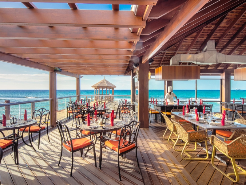 Pierside Restaurant Service