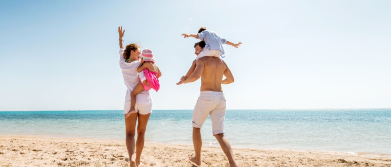 famille sur la plage