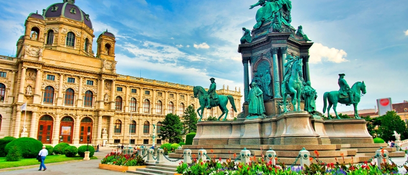 Royal Triangle of Central Europe | Tours | Air Canada Vacations