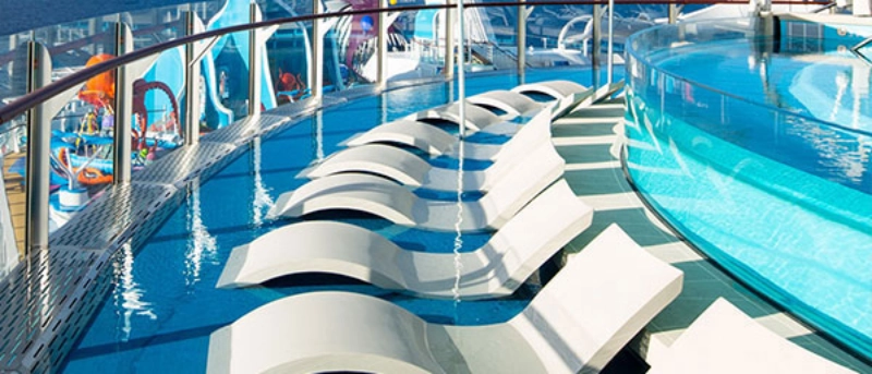 Bateau de piscine